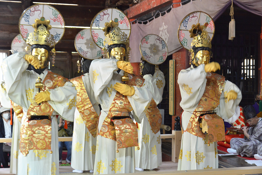 松尾寺　重要無形民俗文化財<br>「仏舞」3年ぶりに奉納