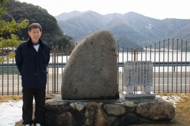 地域の誇りを後世に　大浦歴史研究会 　千歳に歌碑を建立