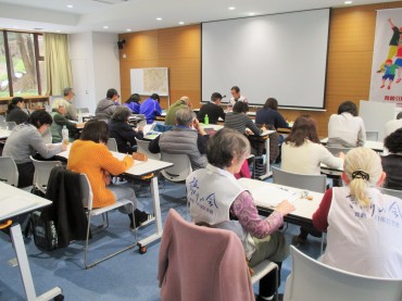 繋げられる平和のバトン 「語り部」養成講座　 若浦中生徒も参加 それぞれの想いで学ぶ日々