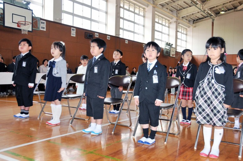 ワクワク　どきどき　新1年生 18小学校で入学式【舞鶴】