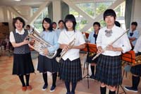 楽器寄贈で音楽活動を支援 文化教育財団 日星高吹奏楽部へ【舞鶴】
