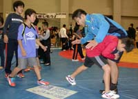 市協会設立　高校総体開催決定 舞鶴のレスリング 第一歩 ちびっ子体験教室に約70人【舞鶴】