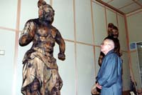 西国29番札所・松尾寺の木造金剛力士像 2008年には阿形像、吽形像の修理終え2体揃う【舞鶴】