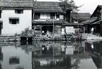 4月2日まで丹後郷土資料館で企画展 写真で昭和30年代の川べりの暮らしなど 【舞鶴】