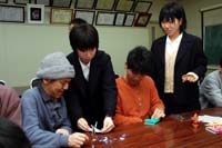 「みずなぎ学園」をボランティア訪問 東高の沢田さんと富永さんが毎週水曜日 【舞鶴】