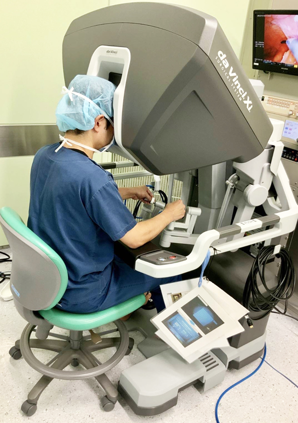 舞鶴共済病院<br>手術支援ロボ「ダビンチ」で直腸がん手術に成功