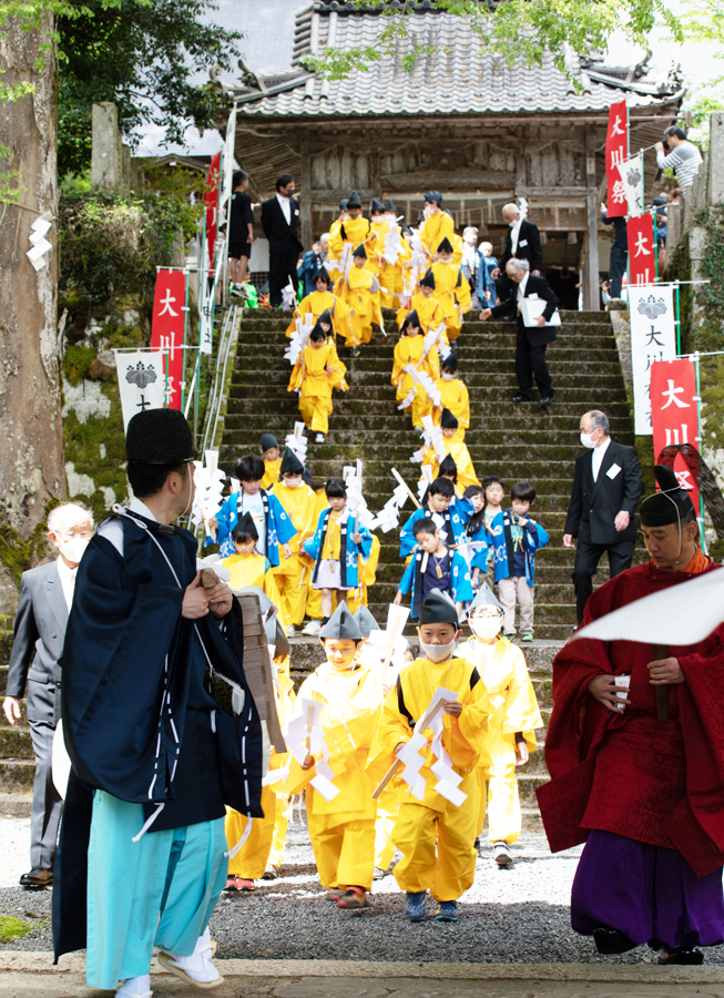 大川神社　令和五年『大川祭』130人で巡幸
